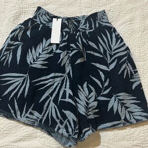 Michael Stars cotton lined shorts. NWT. Medium